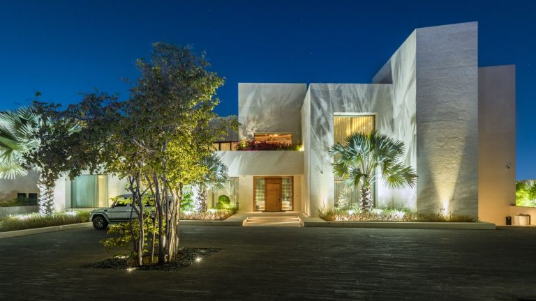 Villa High-end 6 bedrooms Emirates Hills - Dubai, UAE New for sale For Super Rich