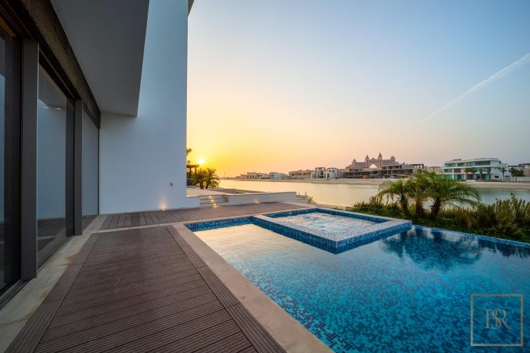 Villa Signature Beachfront Palm Jumeirah - Dubai, UAE price for sale For Super Rich