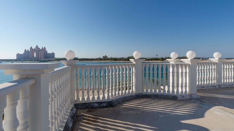 Villa Exclusive - Palm Jumeirah, Dubai, UAE available for sale For Super Rich